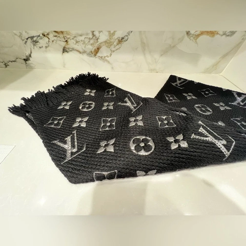 Auténtico bufanda de invierno LOUIS VUITTON logotipo manía monograma lana seda negro plata Foto 2 de 4