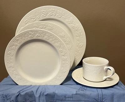 LBBY Libby Holiday Tableware Place Setting Garden Holly And Fruit White Stoneware Vtg