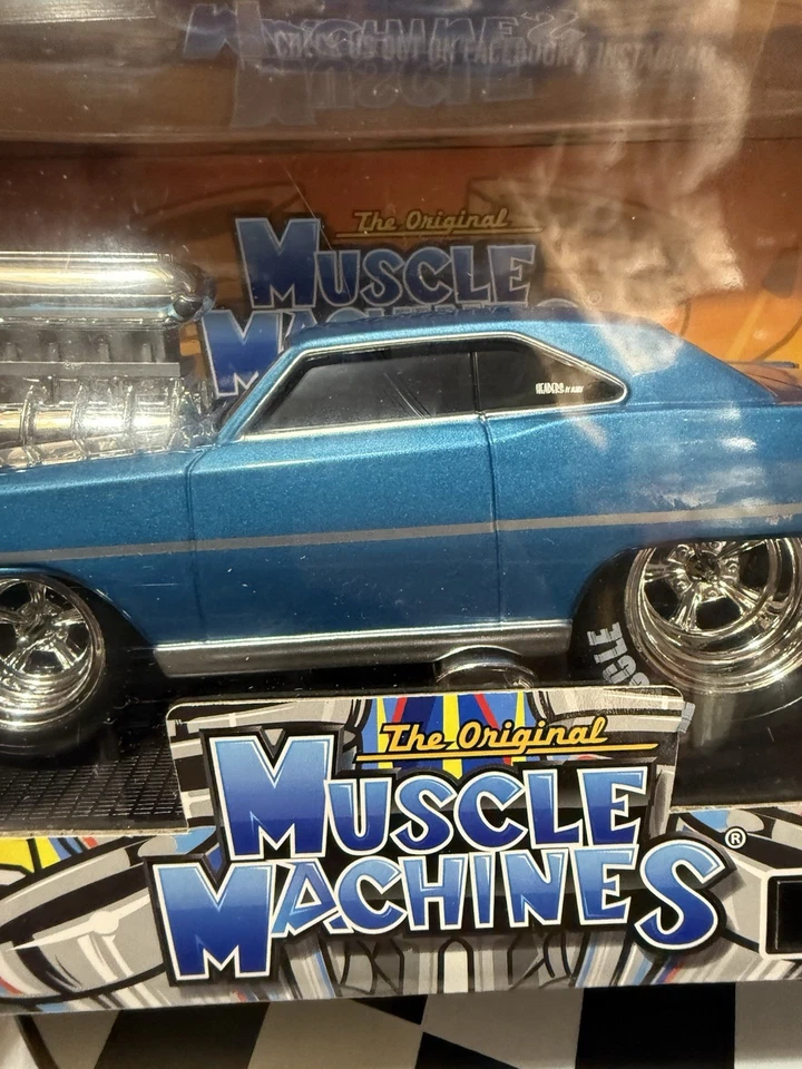 1967 CHEVROLET NOVA SS Muscle Machines 1/24 DIECAST CAR IN BLUE - Image 3 of 4