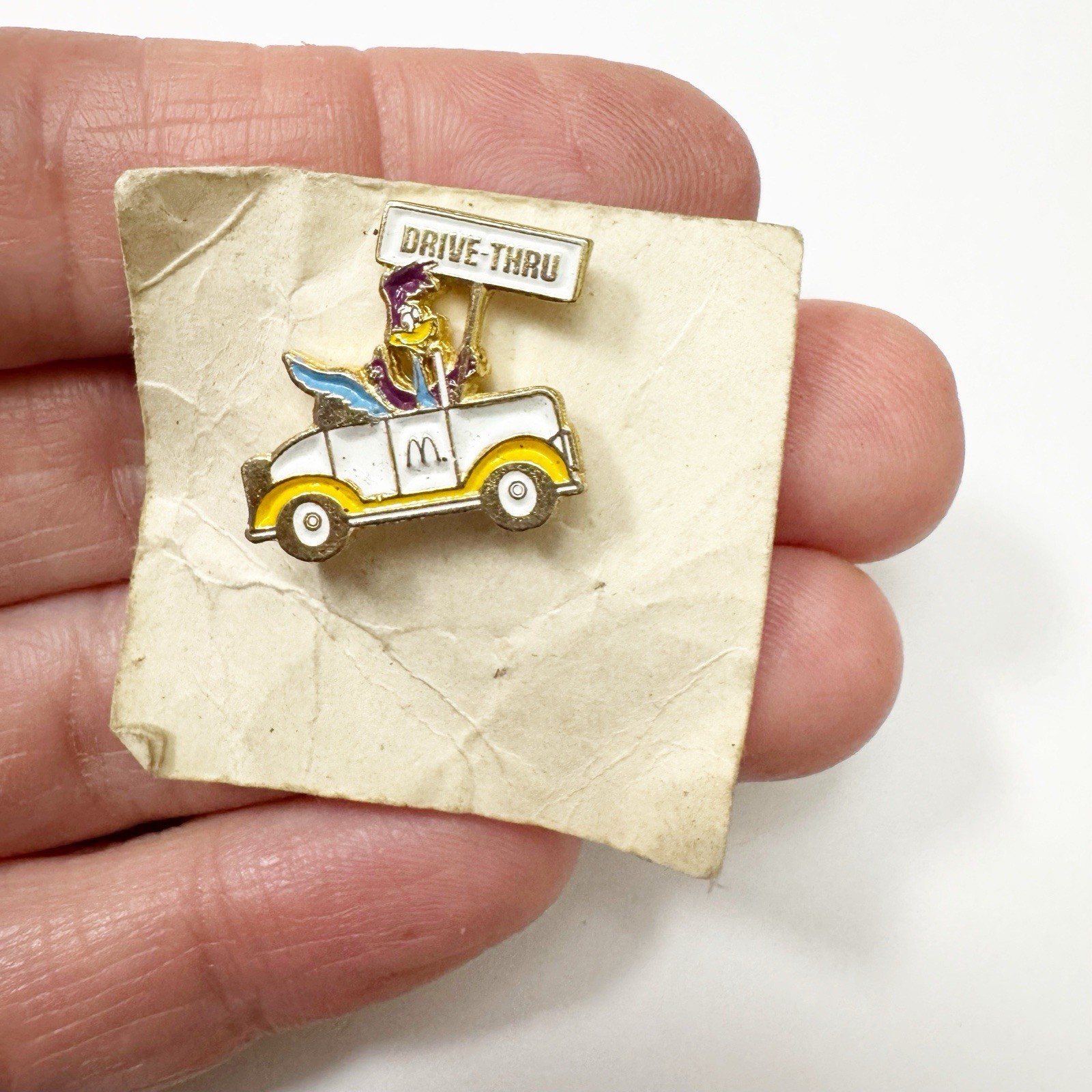 Vintage Looney Tunes Road Runner Drive-Thru Lapel Apron Hat Pin Employee Badge