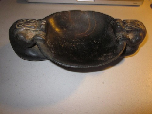 1 Chinese Black Jade 2 Beast Bowl - Hongshan / Neolithic period?