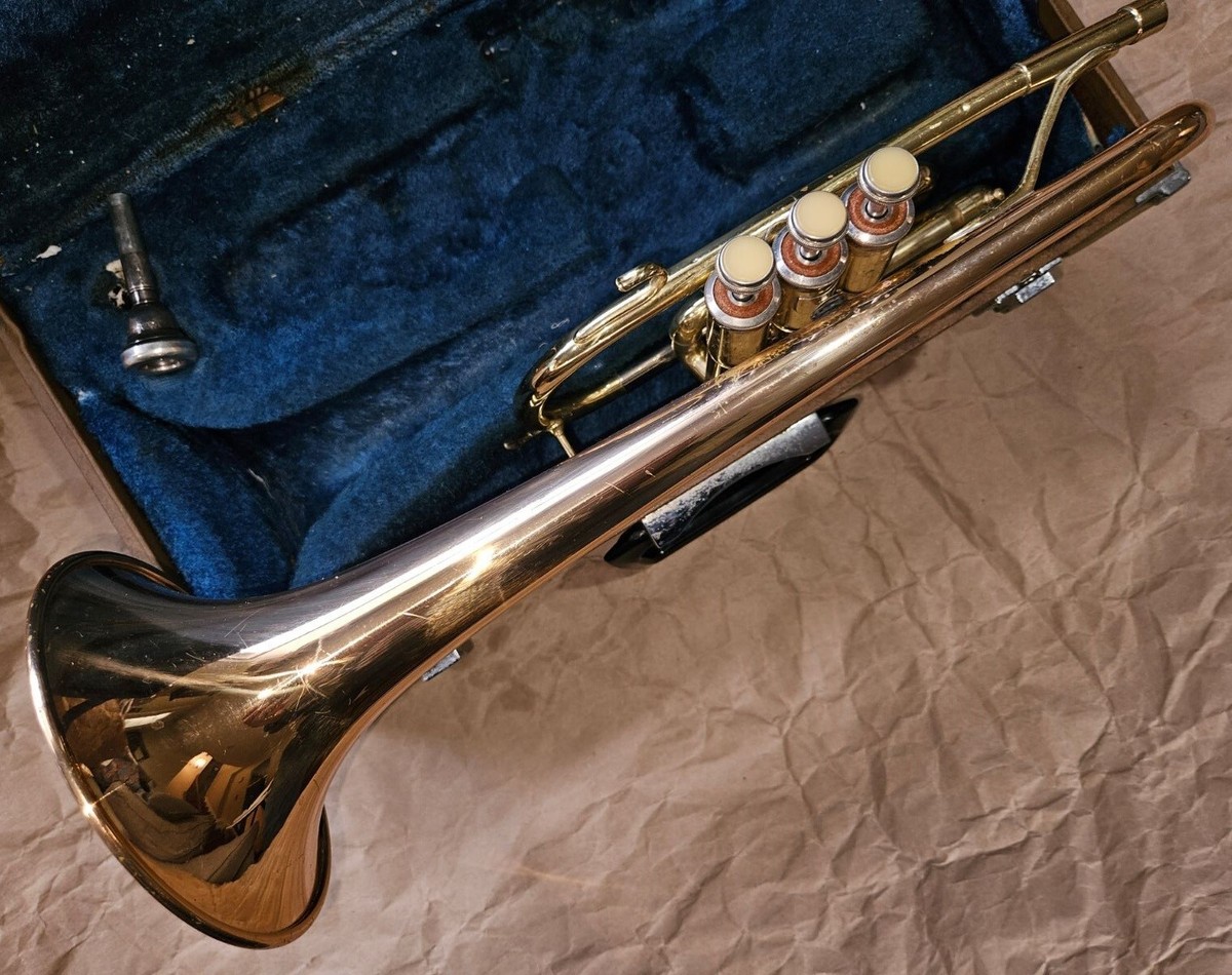 Yamaha YCR-332 Red Bell Cornet w/ case & mouthpiece. Japan. Very