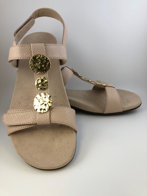 vionic sandals size 10