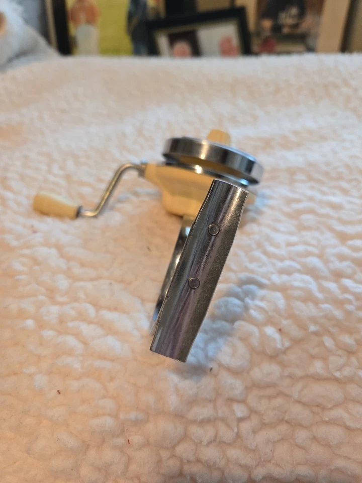 Vintage Ocean City 350 Fishing Reel Patent Pending With Line On The Spool Works - Image 3 of 4