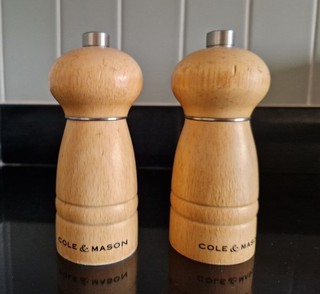 Cole & Mason salt and pepper grinders set