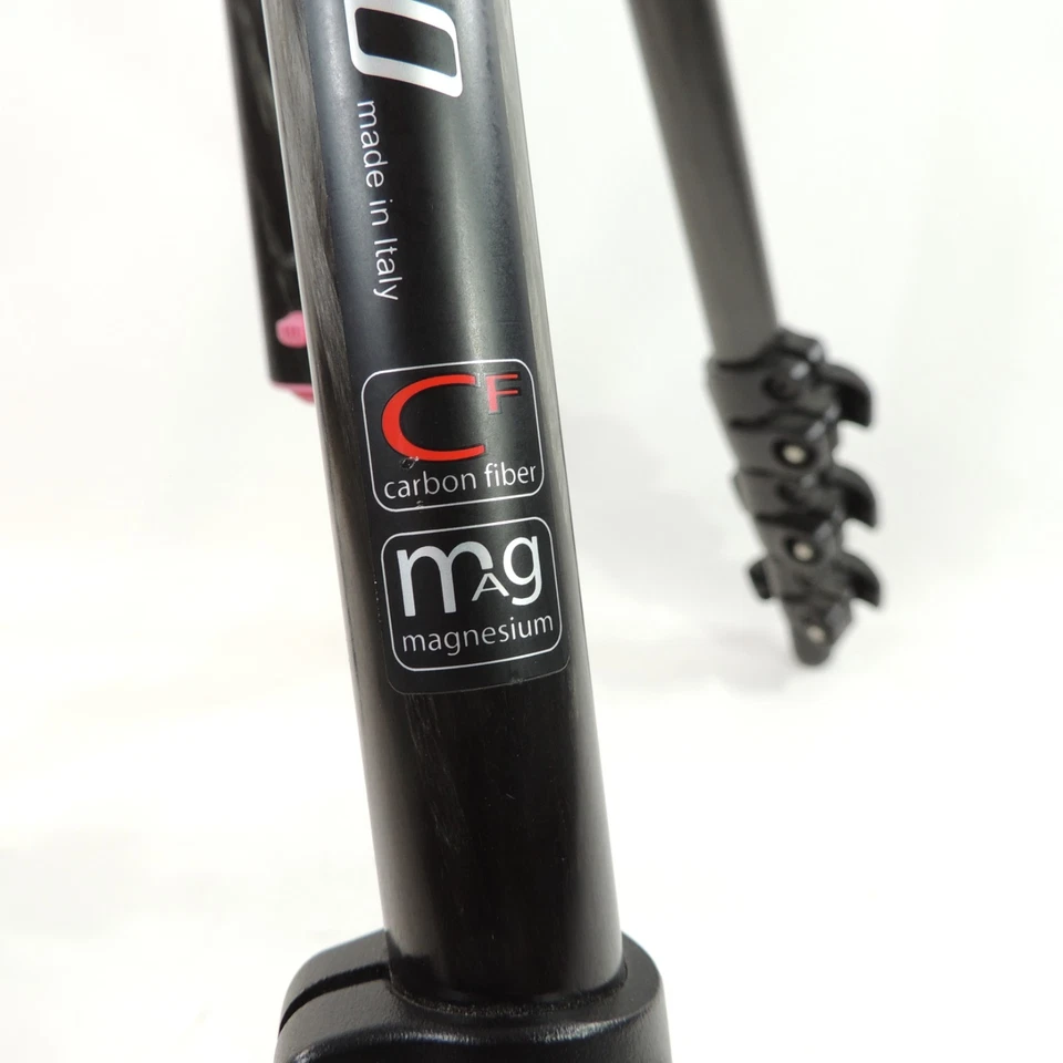 Manfrotto 190CXPRO 3-Section Carbon Fiber Tripod & 324RC2 Joystick Head - Image 3 of 4