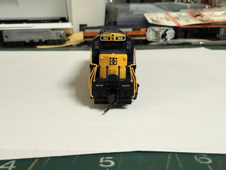 Atlas N Scale 54408 SD-24 Diesel Loco Santa Fe #968 w/DCC - Image 3 of 4