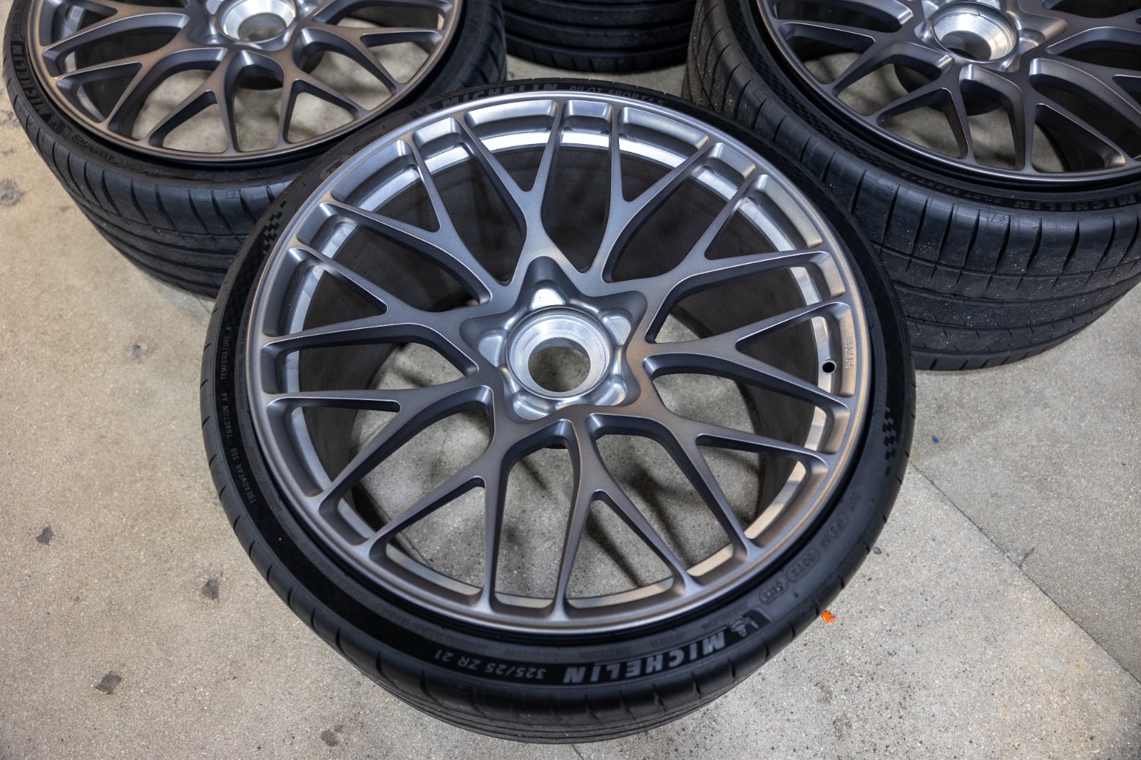 Lamborghini Technica/STO HRE 520M Wheels & Michelin Tires
