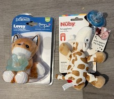 NEW Nuby Snugleez Giraffe Plush with Pacifier 0-6M /Dr. Brown Lovey Set