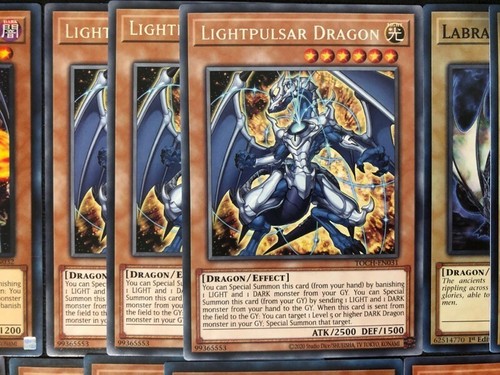 YUGIOH CHAOS DRAGON DECK- LIGHTPULSAR-DARKFLARE- WYVERBUSTER- HORUS QUASI NUOVO DI ZECCA - Foto 2 di 11
