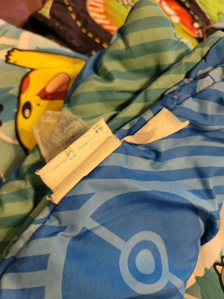 POKEMON EDREDÓN DOBLE Y 1 funda de almohada ~ TIENE DEFECTOS - LEER DESCRIPCIÓN Y VER FOTOS Foto 3 de 4