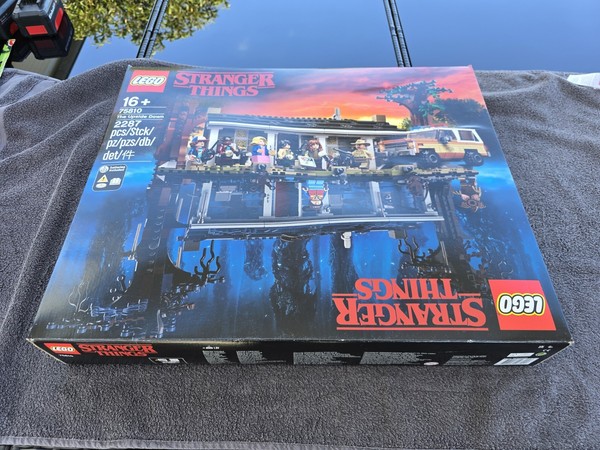 Lego Stranger Things 75810 The Upside Down- Neu + Ovp-image