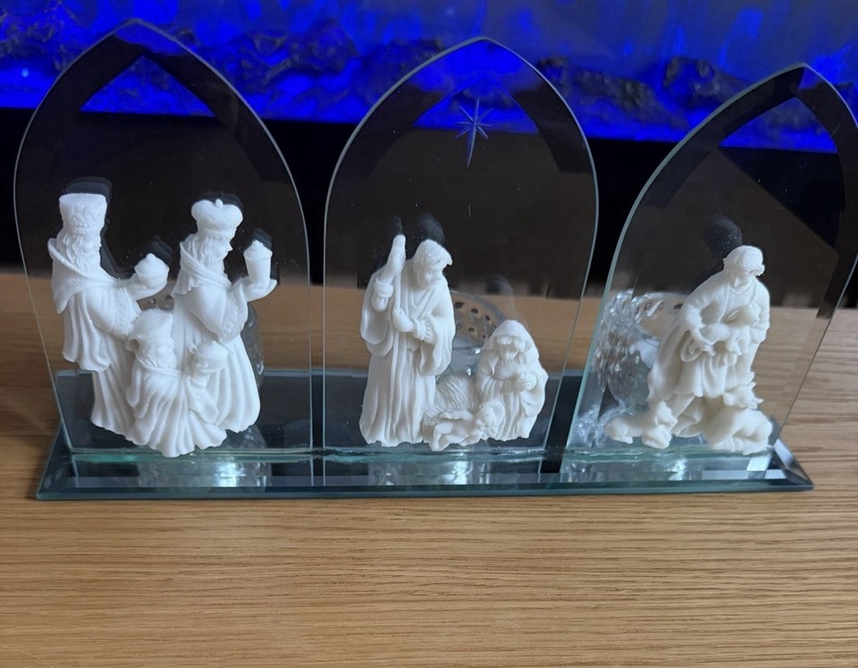 Nativity Christianity Glass Tealight Candle Holder Set Clear/White Free