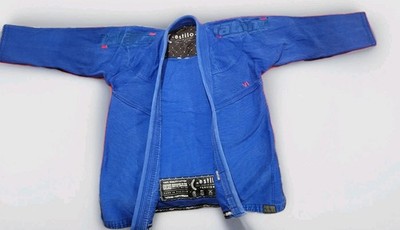 A3 Tatami Estilo Jiu - Jitsu kimono  Blue in excellent condition.