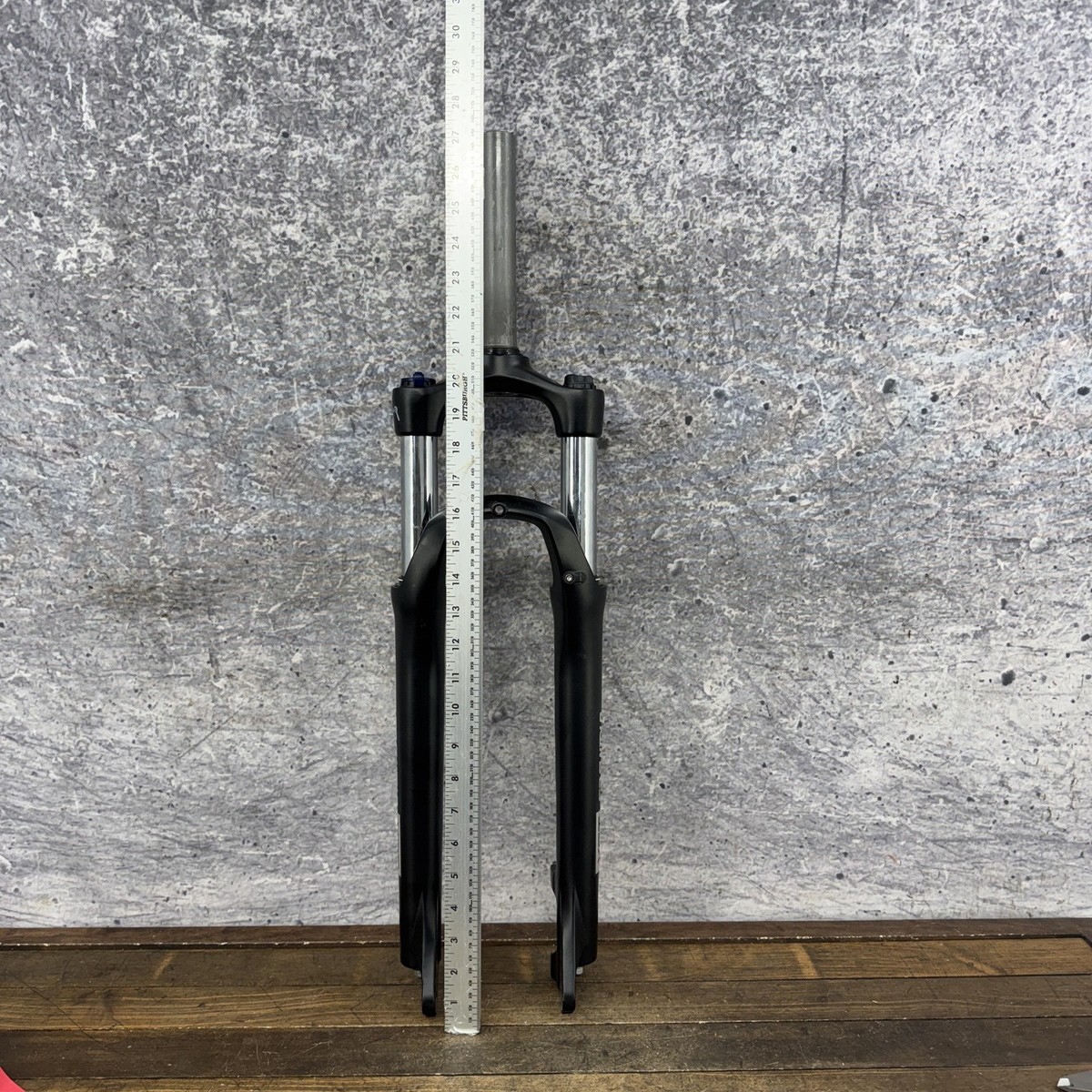 SR Suntour XCT 30 Suspension Fork 29 1 1/8 Threadless Disc QR