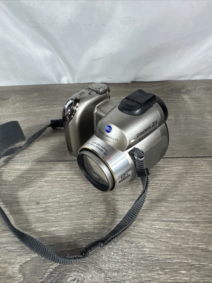 Konica Minolta DiMAGE Z6 6.0MP Digital Camera Silver Accessories Included Tested - Image 3 of 4