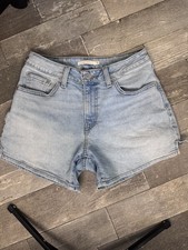 Levi's Women's A-Line Shorts Light Wash Denim High rise Size 27