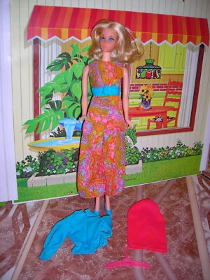 VINT/ WALKING BARBIE IN MOOD MATCHERS, ORIGINAL OUTFIT AND BARBIE