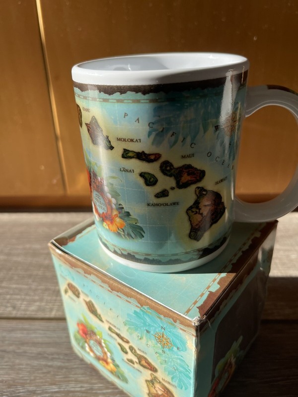 Hawaiian Islands 2018 vintage map coffee/tea mug souvenir  NEW w/ box ABC stores