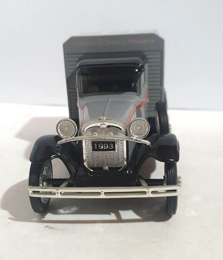 Ford Crate modelo A 1929, edición limitada banco Kuryakyn librea escala 1:25 # 1068 usado Foto 4 de 4