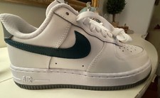 NIKE Air Force 1 WOMENS 6.5 GREEN WHITE BRAND NEW IN BOX