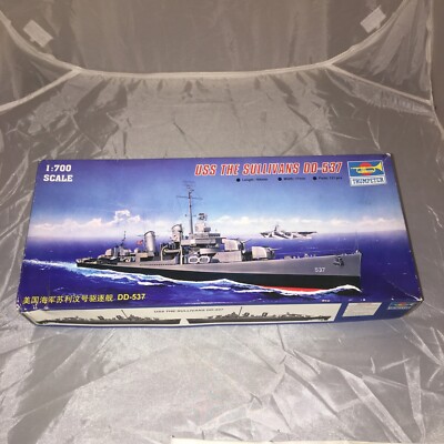 VINTAGE TRUMPETER 1/700 SCALE USS THE SULLIVANS DD-537 PLASTIC MODEL KIT