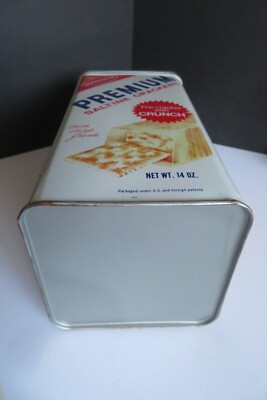 1969 VINTAGE Nabisco® Premium Saltine Crackers Tin Net Wt. 14 oz