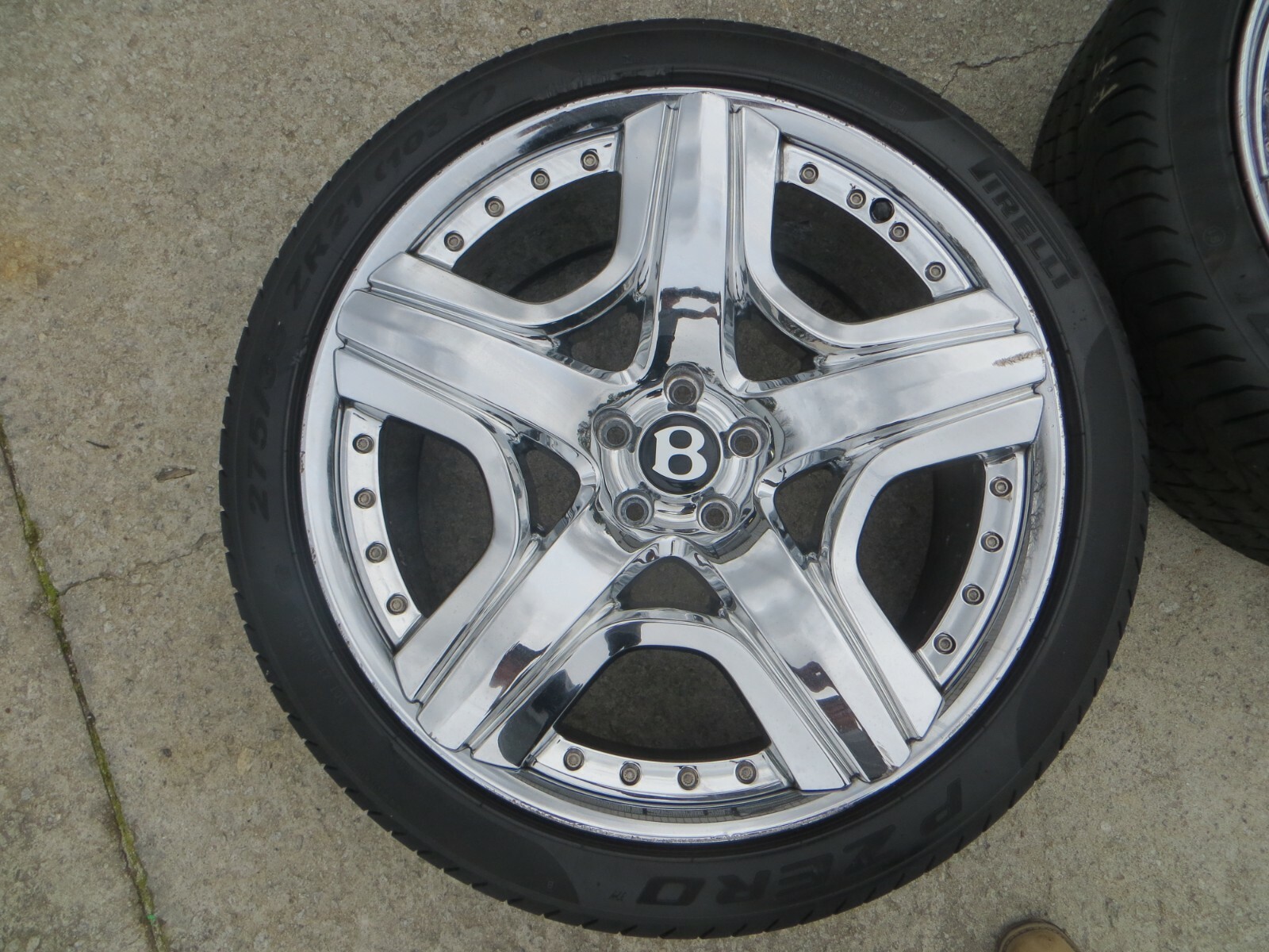 CHROME BENTLEY 21 INCH CHROME RIM SET 275/35 PIRELLI VERY LUXURIOUS