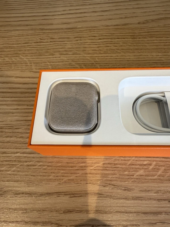 Rare New Apple Watch Hermes Edition In Stainless Steel Series 4 For Collectors - Image 2 of 4