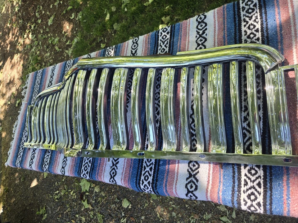 Rejilla para 1949 Desoto 1255453 1255454 completa OEM Mopar  Foto 2 de 4