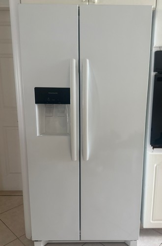 Frigidaire 22.3 CuFt Side-by-Side Refrigerator in White- Fantastic Condition!