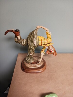 VINTAGE CAPODIMONTE SIGNED A. SANTINI 9 1/4'' CLOWN FIGURINE