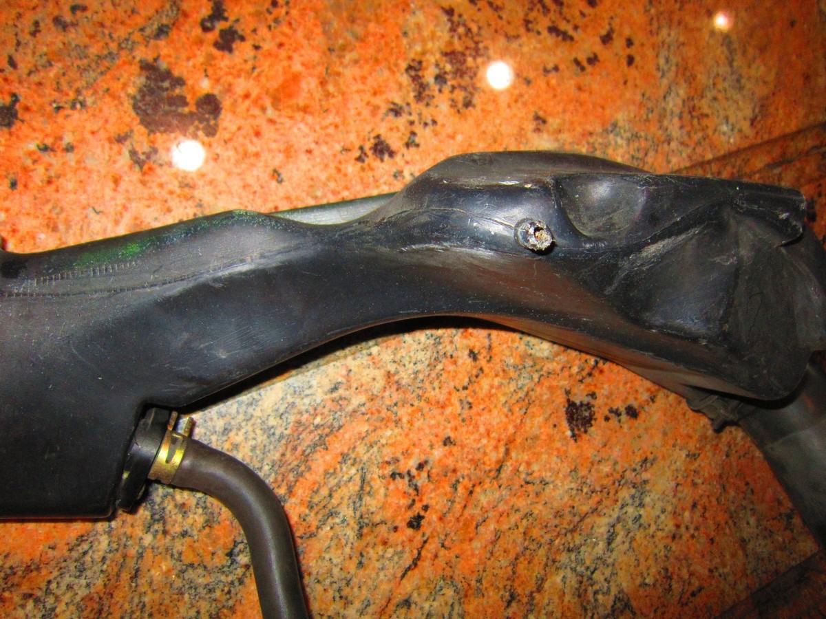 KAWASAKI OEM ZX11 D MODEL RAM AIR TUBES & HOSES LEFT /RIGHT SIDE