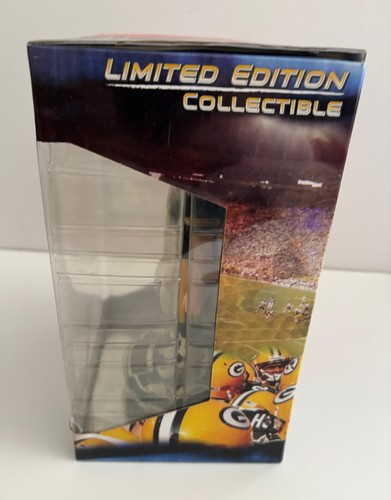 BRETT FAVRE GREEN BAY PACKERS Forever Collectibles bobblehead Lambeau Field - Picture 5 of 5