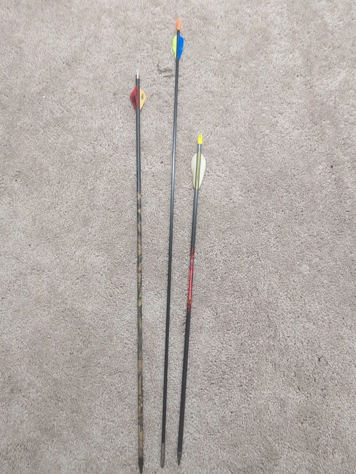 Beginners Bow And Arrow, Three Different Arrows To Practice With - Image 2 of 3