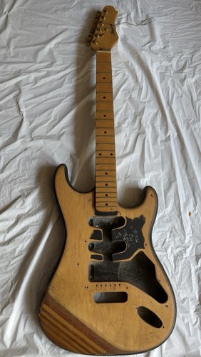 Corpo e manico chitarra vintage Harmony Strat-Style - SRV Tribute Wall Art/Progetto