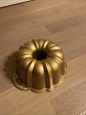Nordic Ware Anniversary Bundt Backform