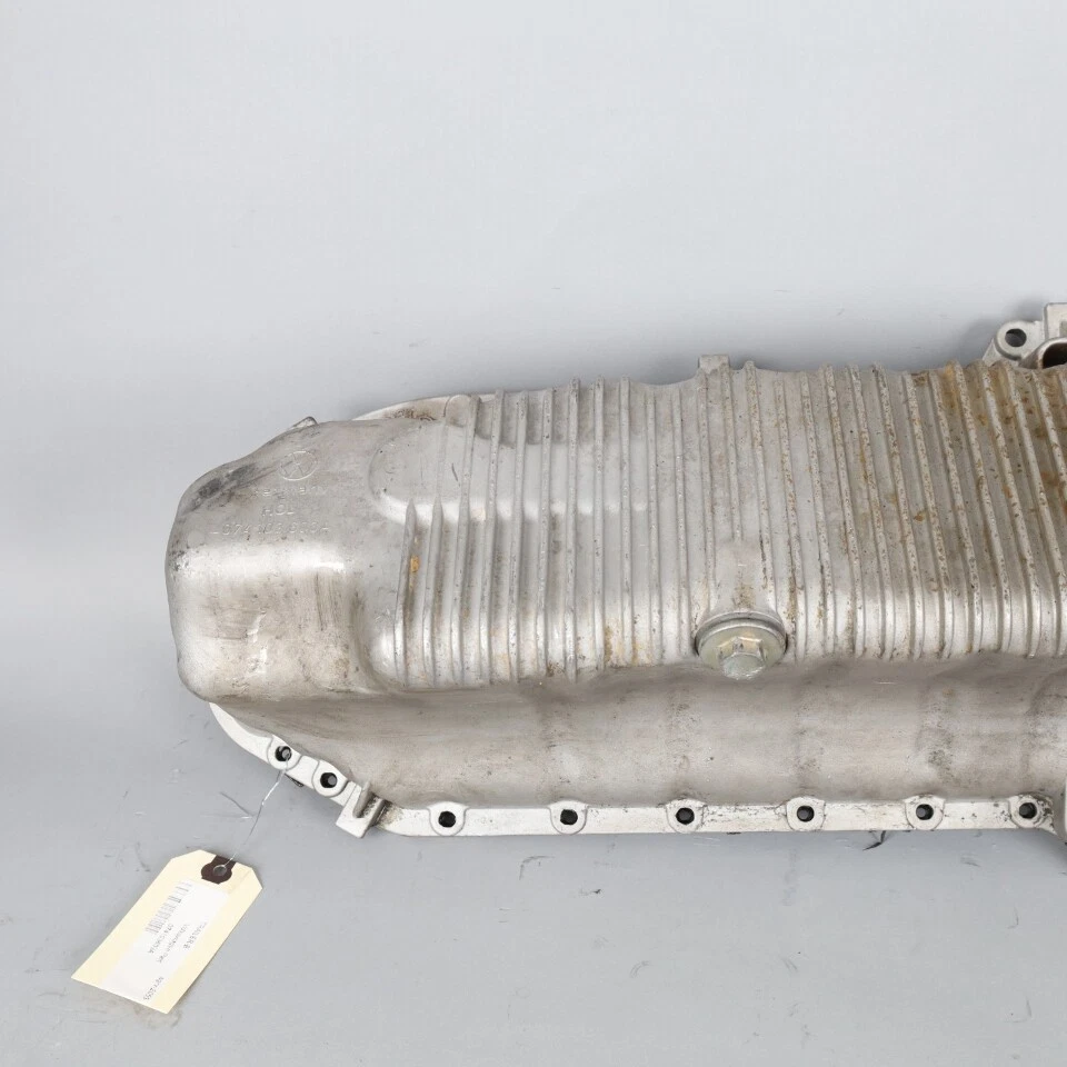 1993-1995 Volkswagen Eurovan 2.5 Engine Oil Pan 074103601B OEM Used - Image 3 of 4