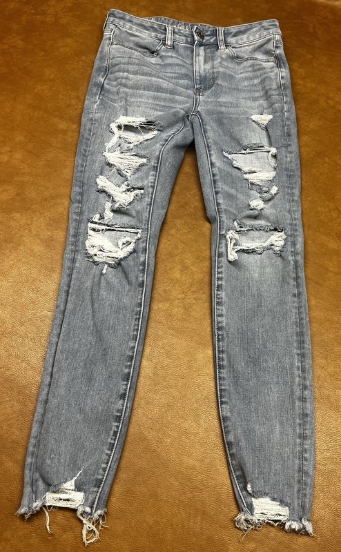 Women’s American Eagle Light Blue Distressed Denim Skinny Jeans Size 4 Short 