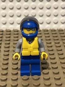 Lego City 60011 Surfer Rescue Minifigure and Shark 