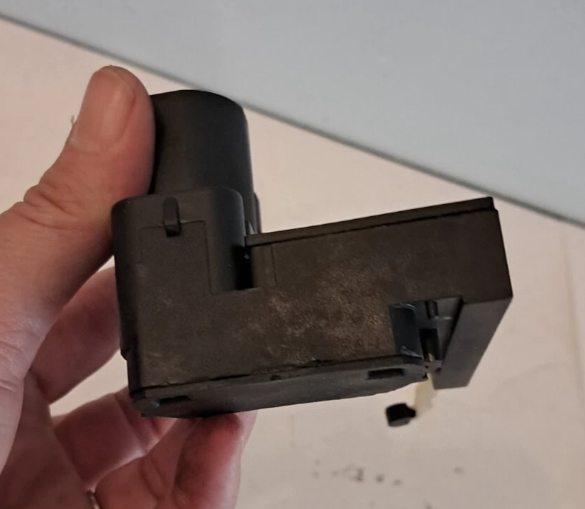 Power Door Lock Actuator Passenger Right RH Rear Chevy GMC Yukon Pontiac Buick - Image 4 of 4