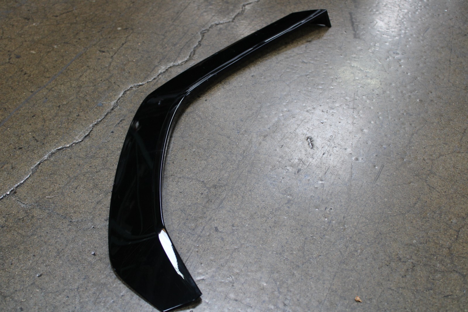 Lamborghini Urus, RH, Rear Wheel Arch Cover, Scratches, Used, P/N 4ML853818