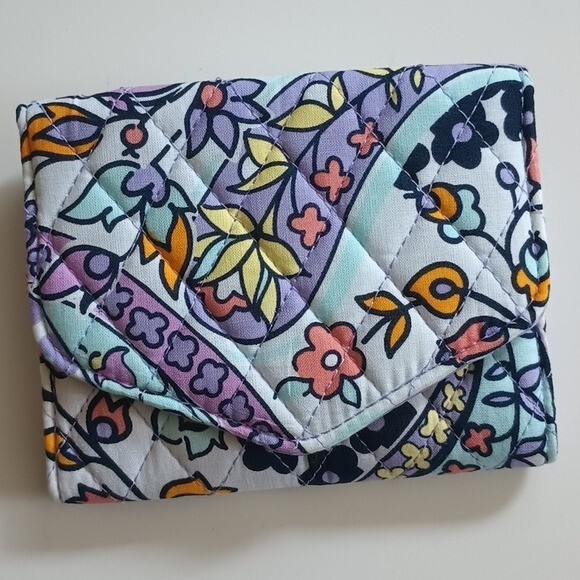 Vera Bradley Wallet Tri Fold Maddalena Paisley Soft Quilted Clutch