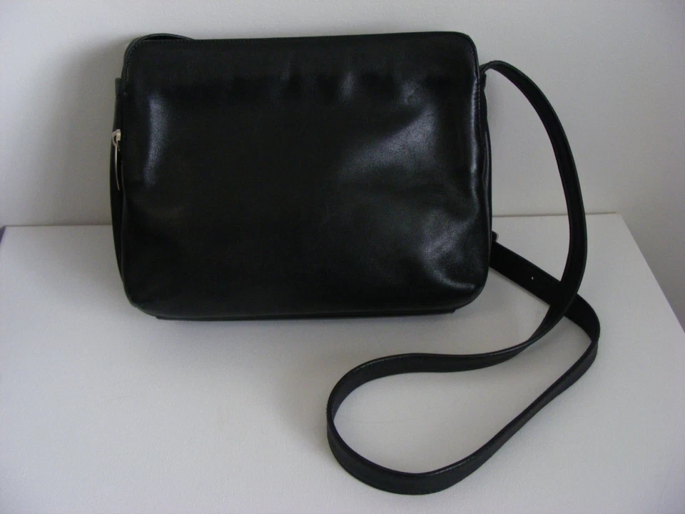 LADIES TULA VINTAGE BLACK LEATHER SHOULDER BAG - Image 2 of 4