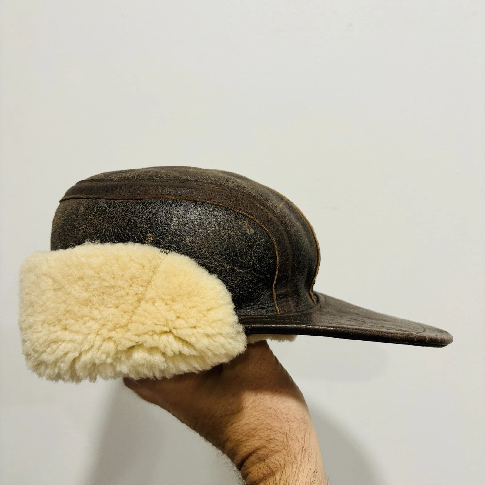 Eddie Bauer Sheepskin Shearling Trapper Winter Hat Vintage Made in USA Leather
Opens in a new window