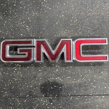 2007 - 2014 Gmc Yukon 2007 - 2017 Acadia Oem Chrome Red Grille Emblem Logo