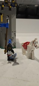 LEGO 6074 Black Falcons Fortress 98%.