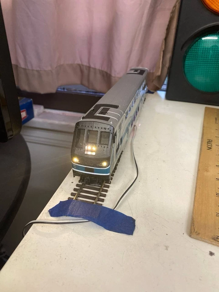 HO Metrolink Rotem Coach/CAB Car, lights, DCC ESU Sound, custom, figures - Image 3 of 4