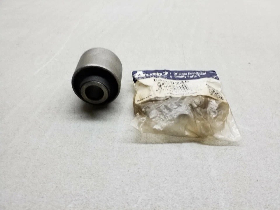 Buje de brazo de control de suspensión automático 840-0246 7 envío gratuito Foto 3 de 4