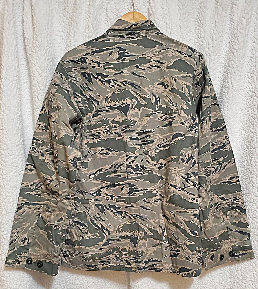 Mens Air Force digital tiger stripe camo utility coat size 42R - Image 2 of 2